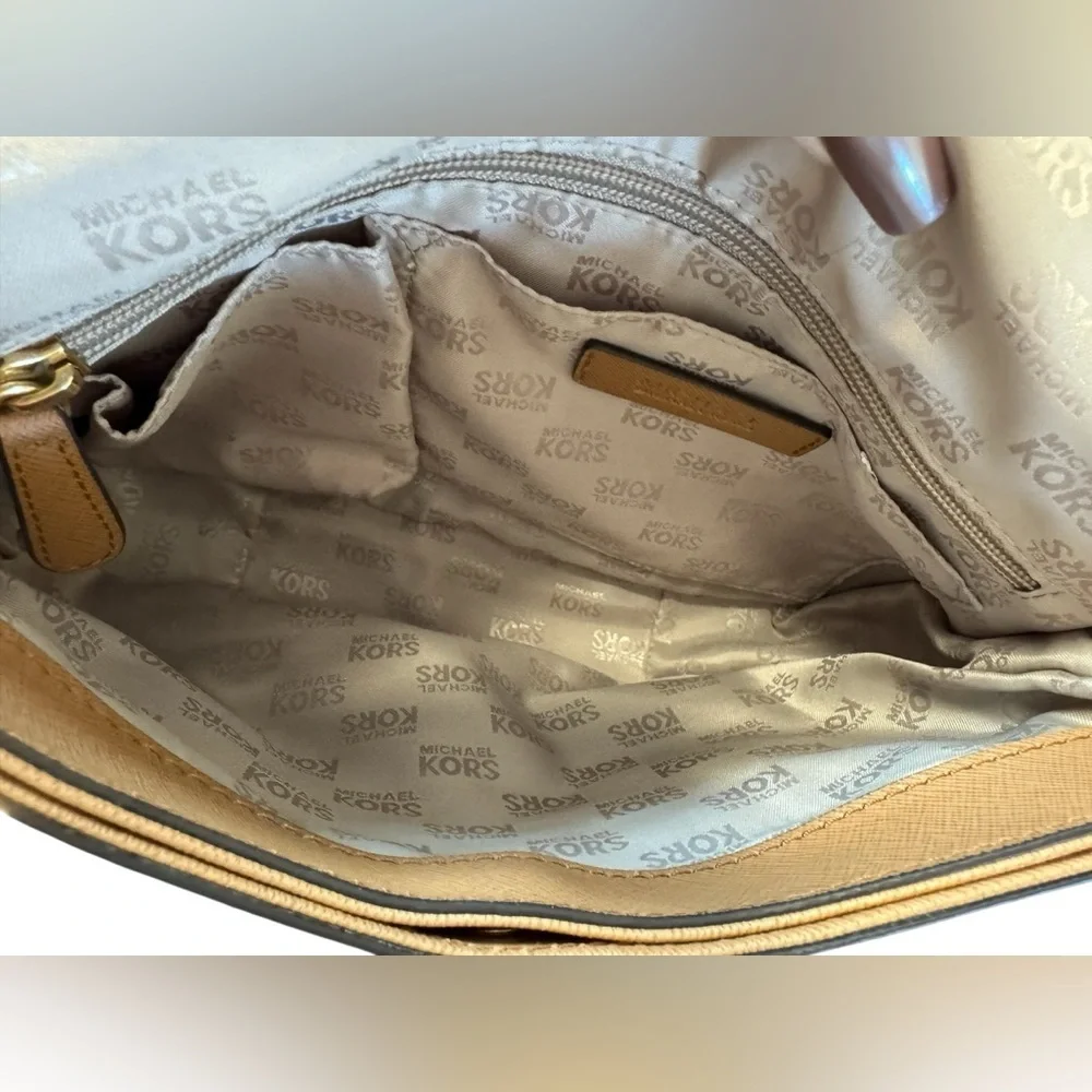 Michael Kors Crossbody - Picture 10 of 11